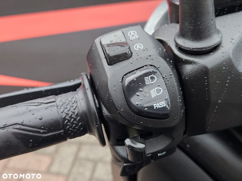 Yamaha X-max - 11