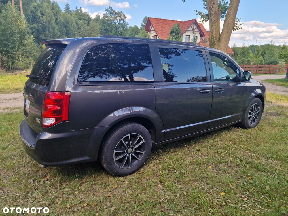 Dodge Grand Caravan 3.6 R/T - 14