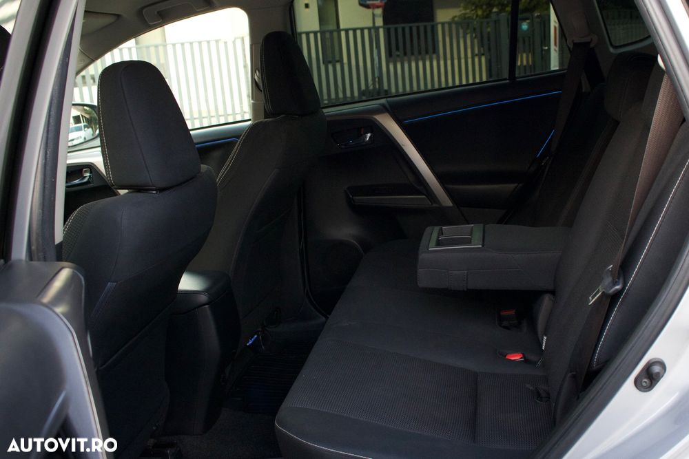 Toyota RAV4 2.5 VVT-i 4x4 Luxury - 14