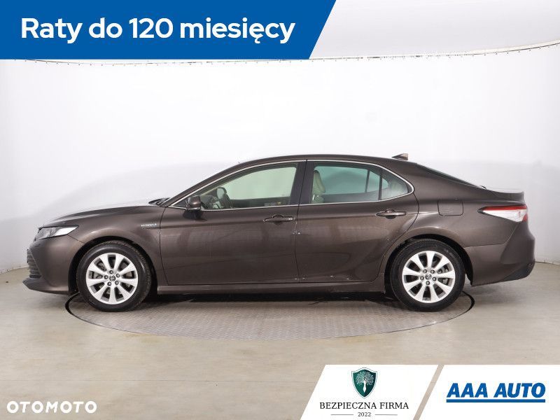 Toyota Camry - 4