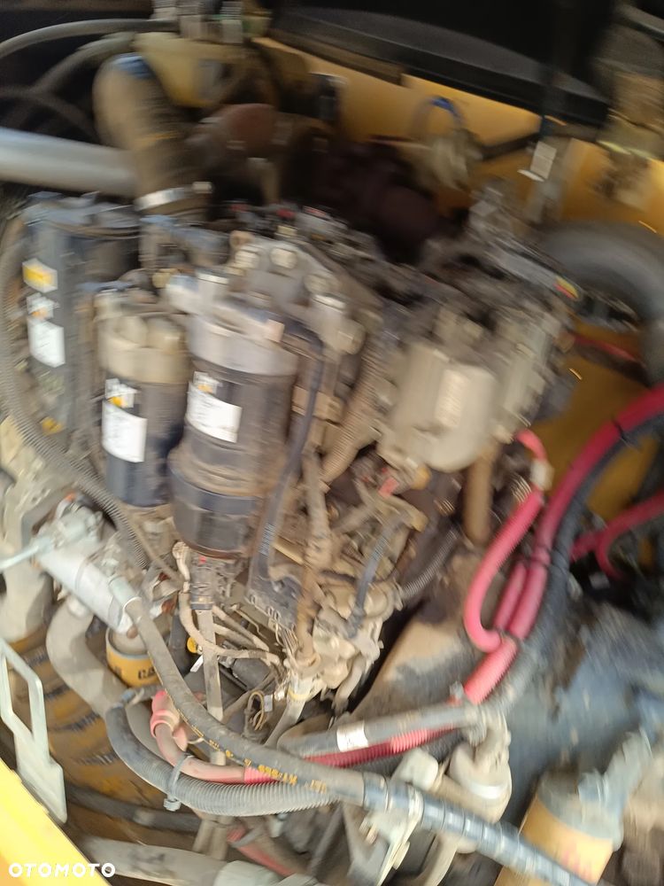Caterpillar TH357D - 9