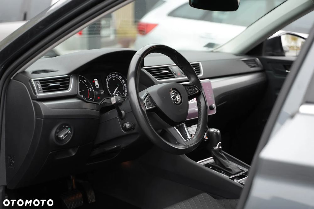 Skoda Superb 2.0 TDI SCR Style DSG - 21