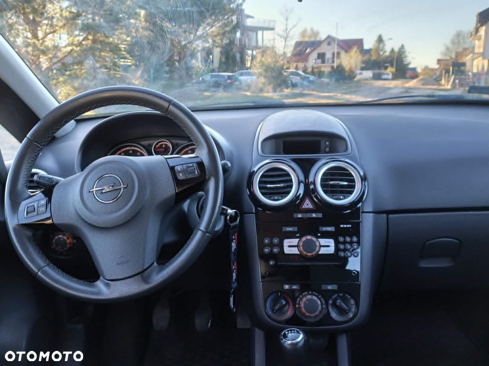 Opel Corsa 1.2 16V Cosmo - 6