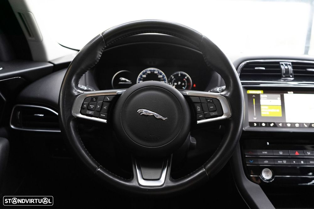 Jaguar F-Pace 20d AWD Aut. R-Sport - 33
