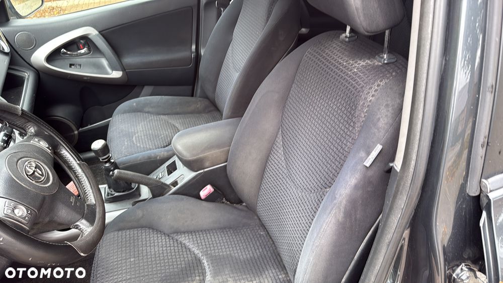 Toyota RAV4 2.2 D-4D 4x4 - 17