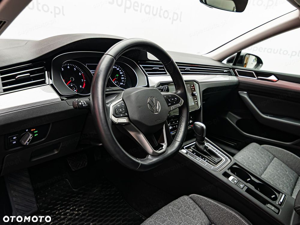 Volkswagen Passat - 9