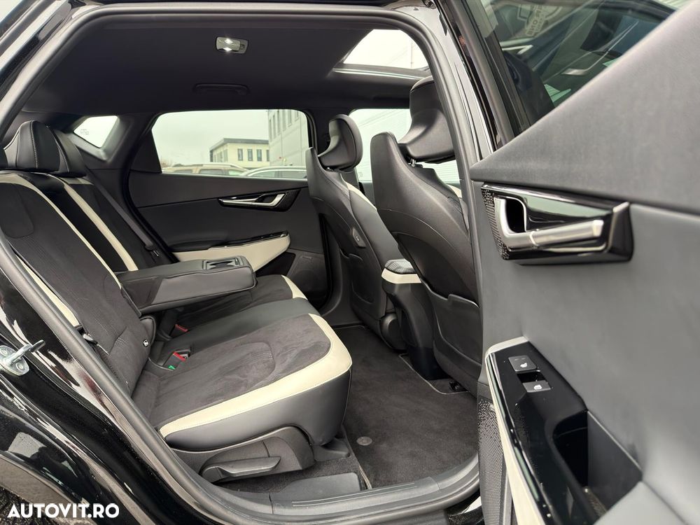 Kia EV6 77 kWh AWD GT Line - 13