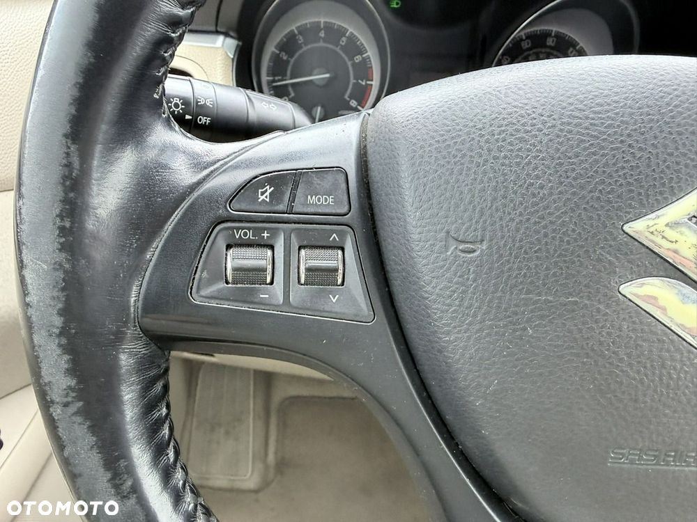 Suzuki Kizashi 2.4 4x4 CVT Sport - 19