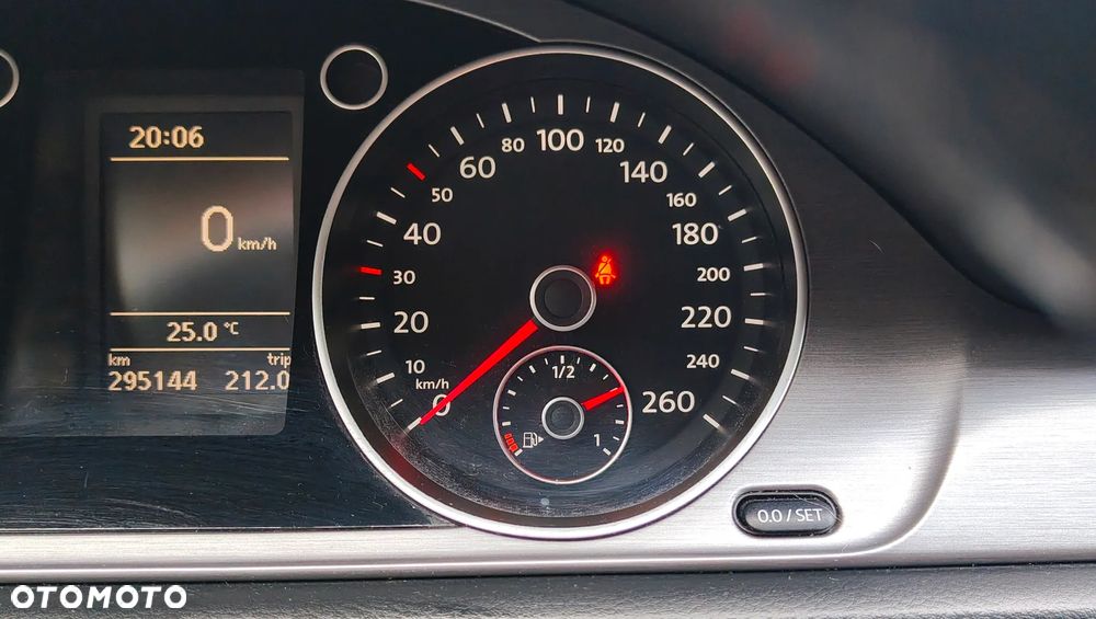 Volkswagen Passat 2.0 TDI Comfortline - 14