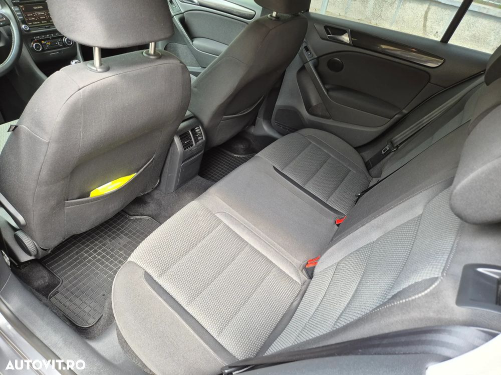 Volkswagen Golf 2.0 TDI DPF Comfortline - 9