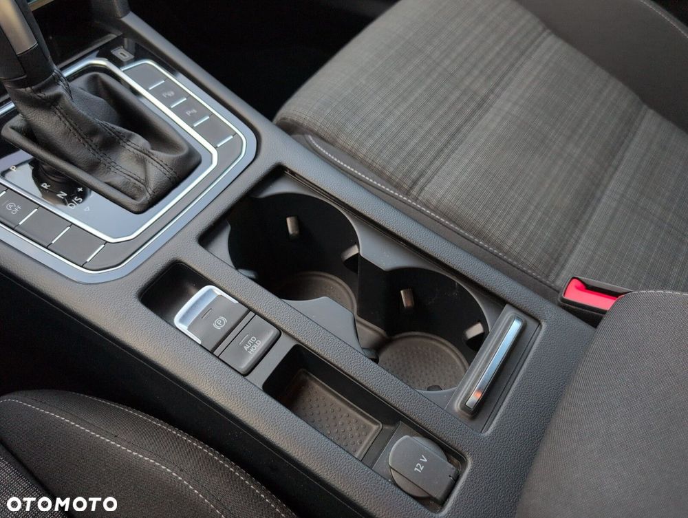 Volkswagen Passat Variant 2.0 TSI Business DSG - 27