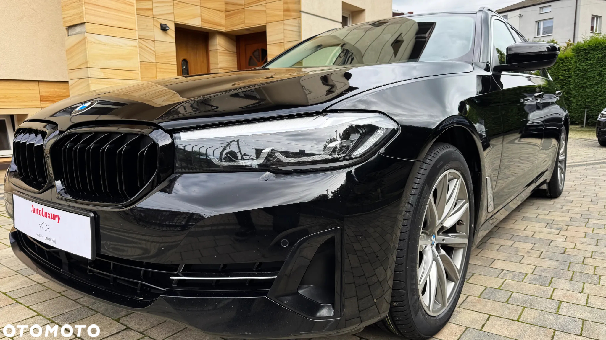 BMW Seria 5 520d Sport Line - 4
