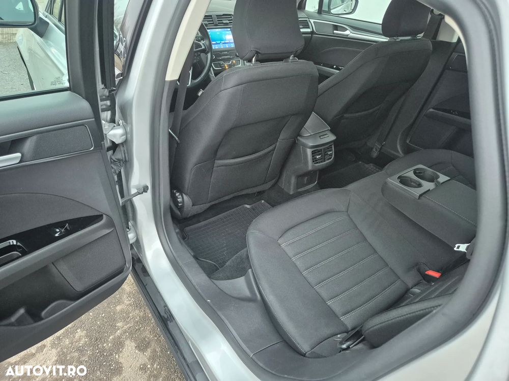 Ford Mondeo 2.0 HEV Trend - 11