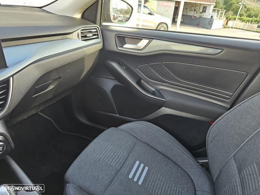 Ford Focus - 34