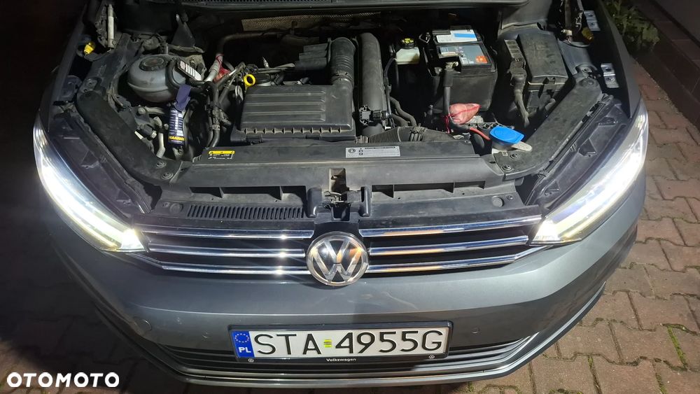 Volkswagen Touran - 16