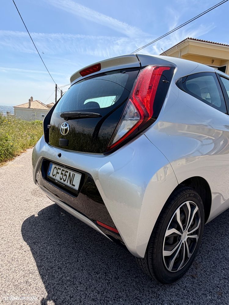 Toyota Aygo 1.0 X-Play Plus+X-Touch+TSS - 11