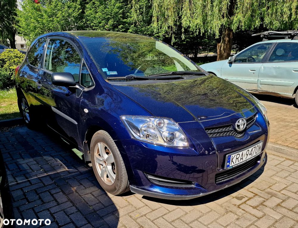 Toyota Auris 1.4 VVT-i Terra - 2