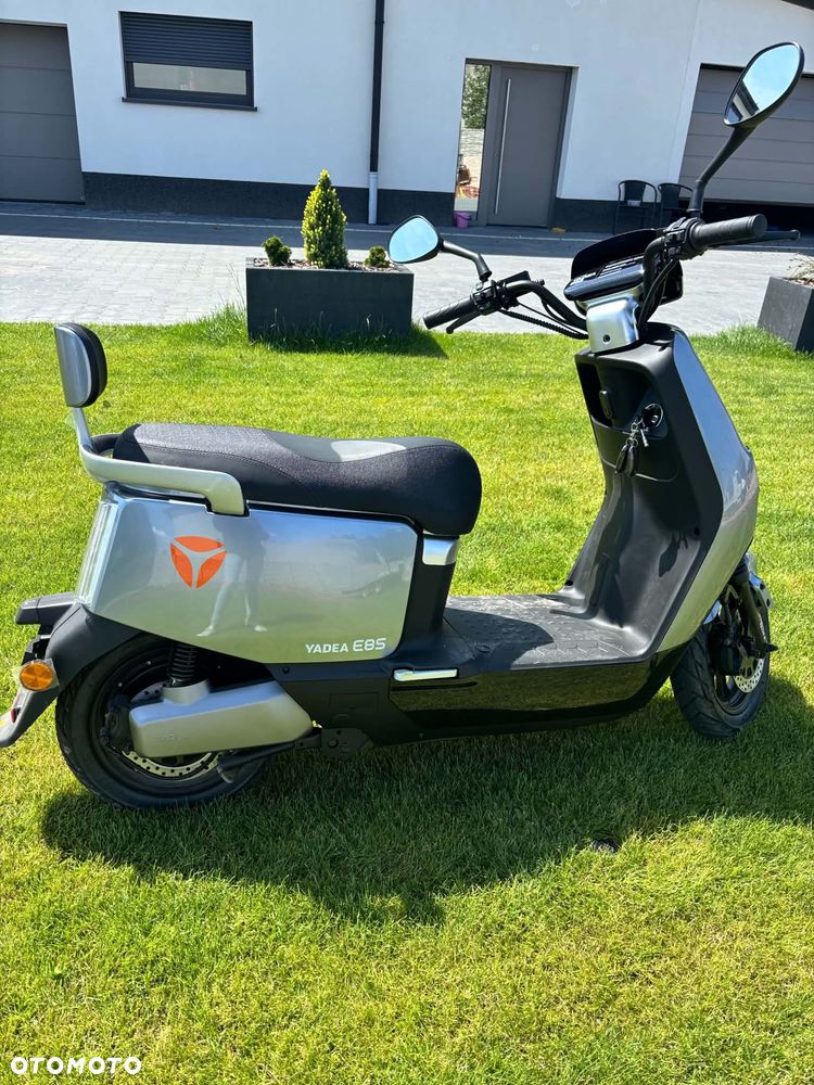 Yadea C-line - 3
