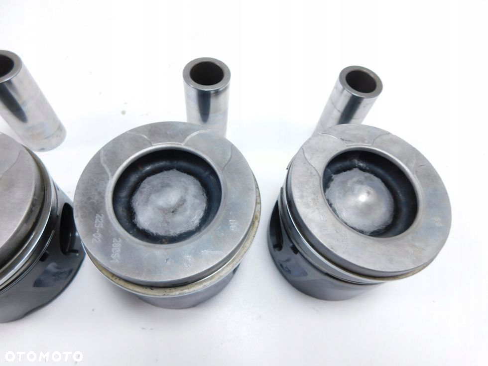 Tłok tłoki 2.0 HDI TDCI EURO5 Ford Peugeot Citroen C5 III S-Max Galaxy 508 - 10