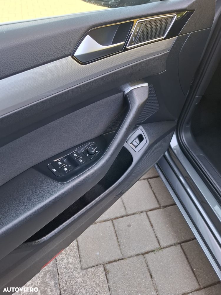 Volkswagen Passat Variant 2.0 TDI DSG Comfortline - 9
