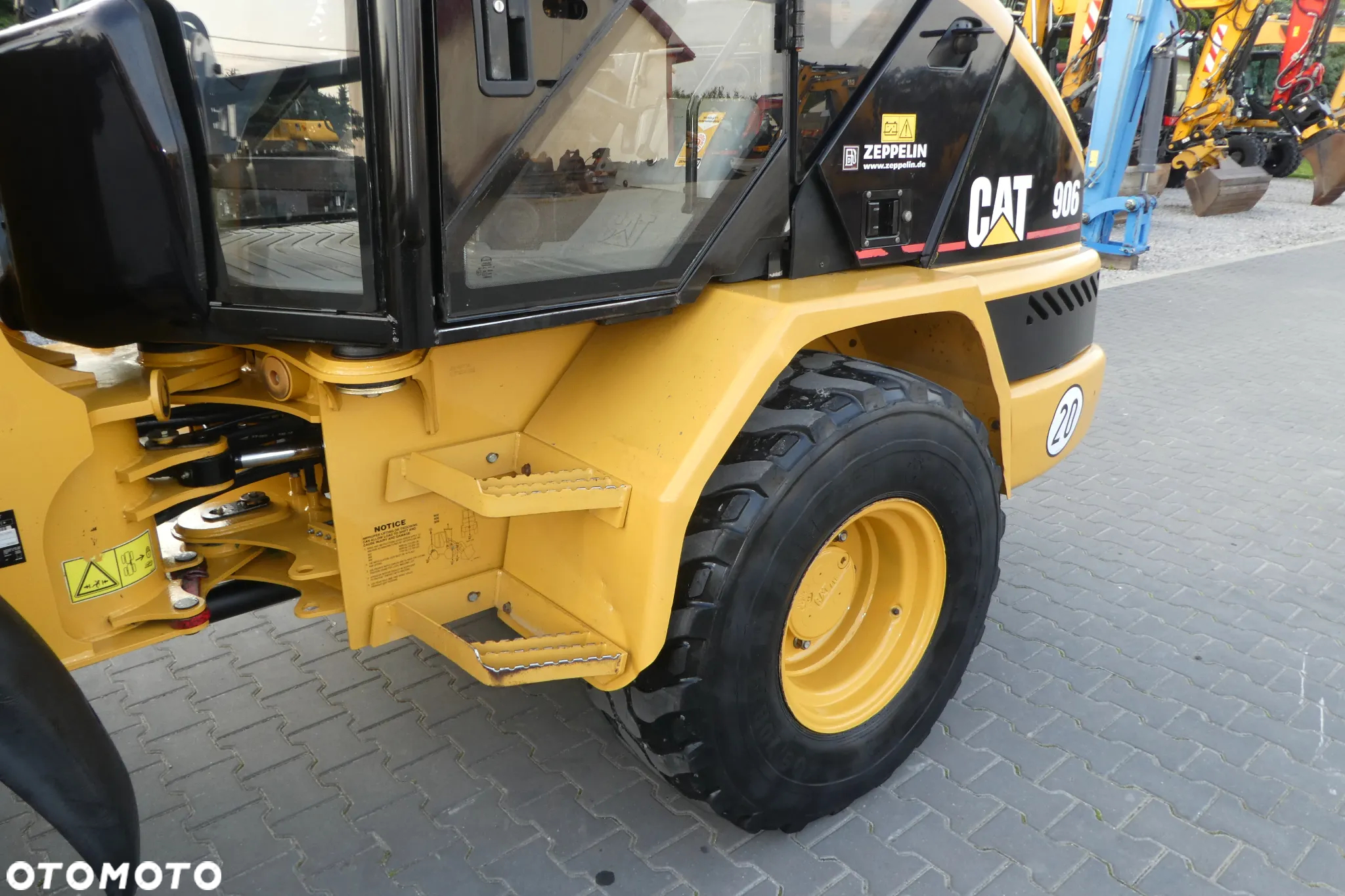 Caterpillar 906 ŁYZKA+WIDŁY - 9