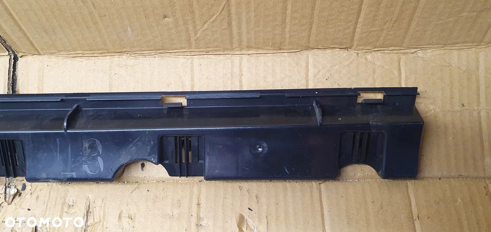 Ślizg mocowanie listwy progowej lewy BMW E90 E91 7202659 - 3
