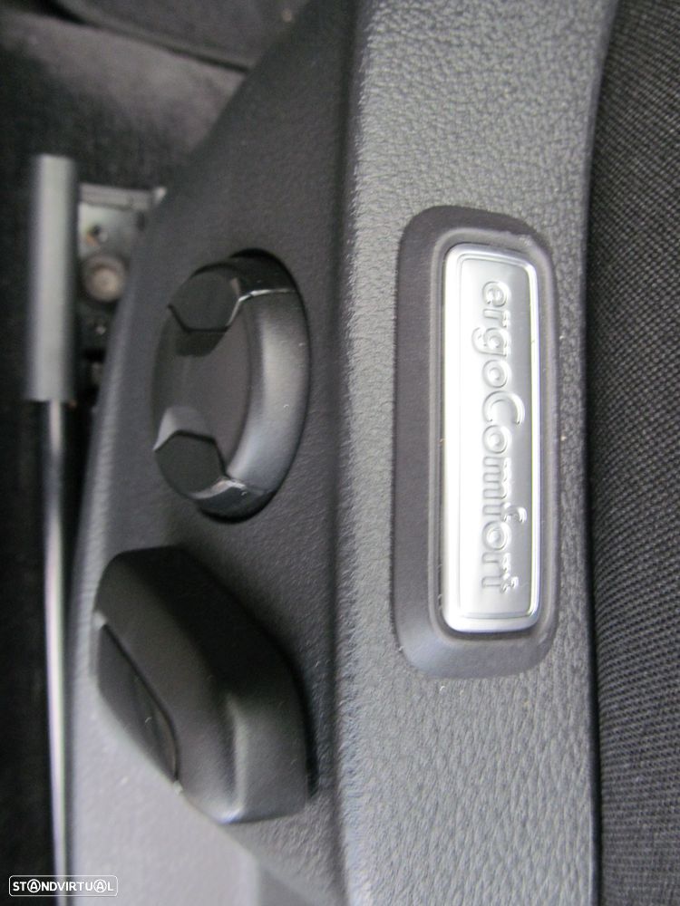 VW Passat Variant 1.6 TDI Confortline DSG - 10