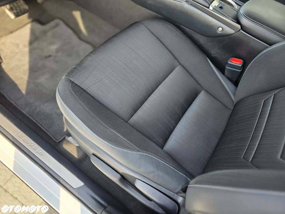 Lexus NX 300h Elegance AWD - 32