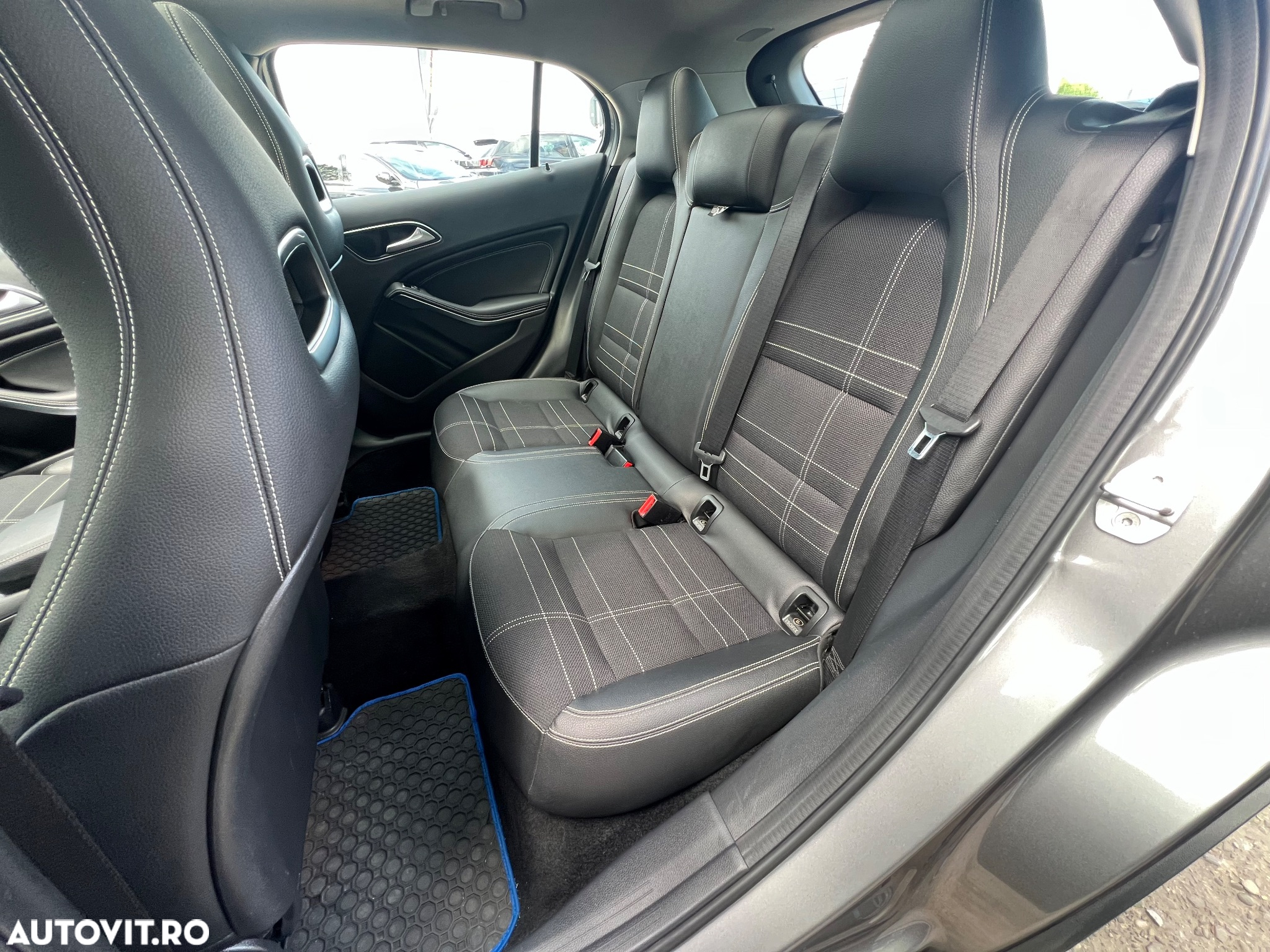 Mercedes-Benz GLA 220 d 7G-DCT Urban - 16