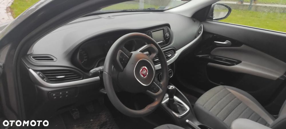 Fiat Tipo 1.3 MultiJet 16v Lounge - 4