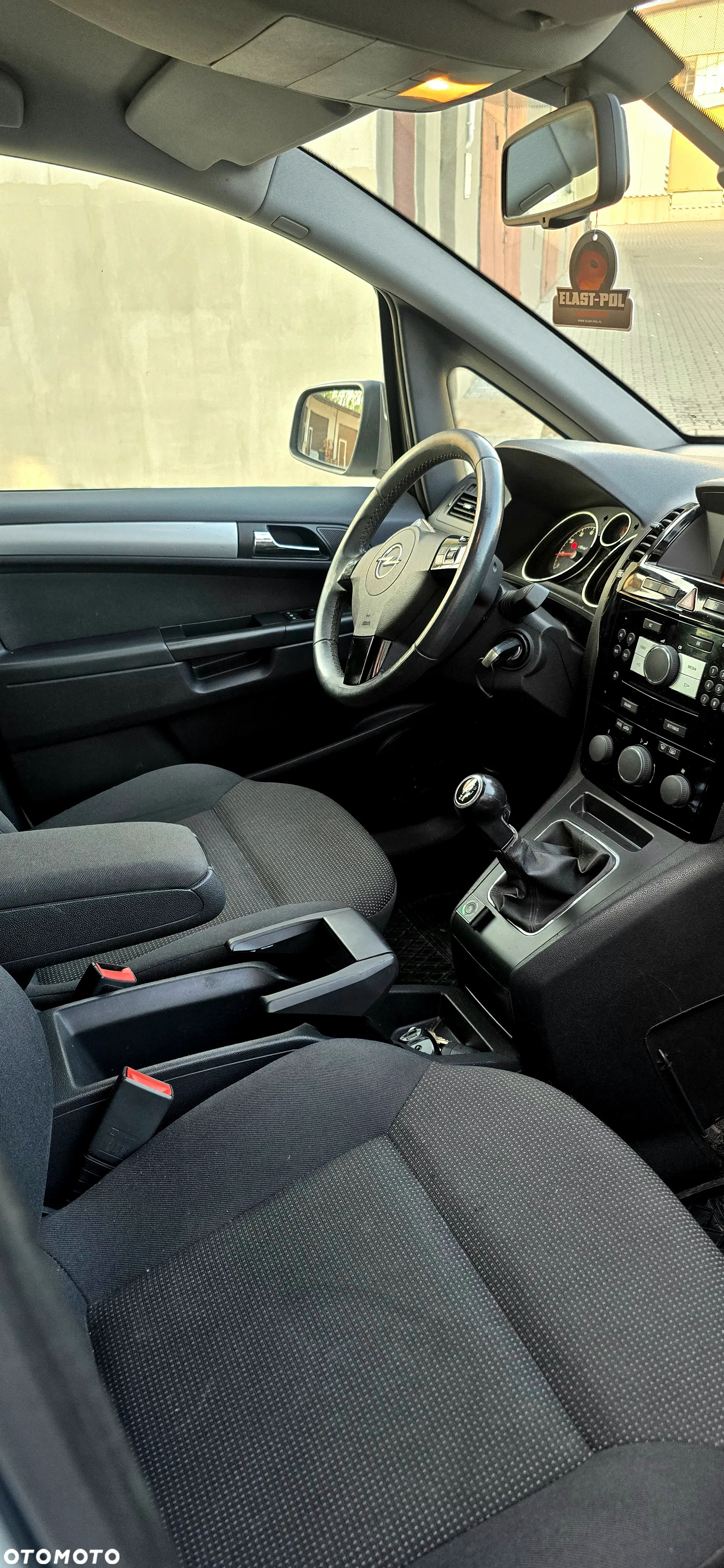 Opel Zafira 1.8 Cosmo EU5 - 5