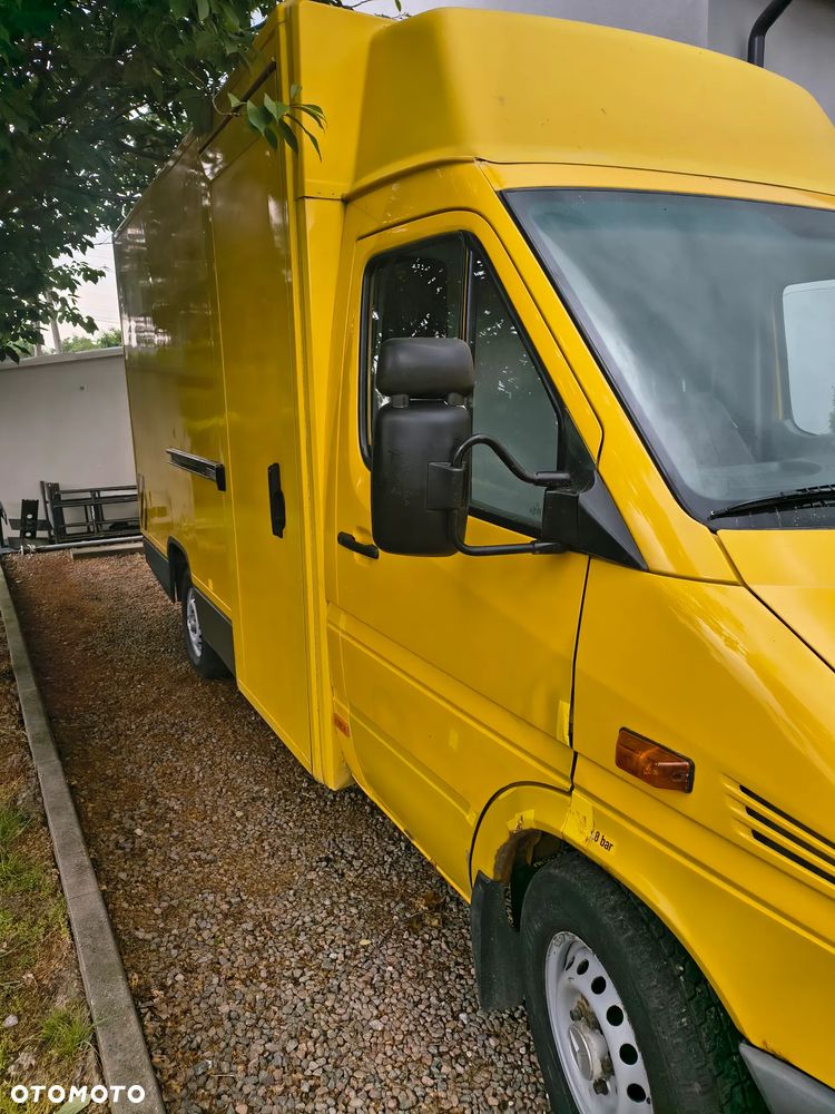 Mercedes-Benz Sprinter - 2