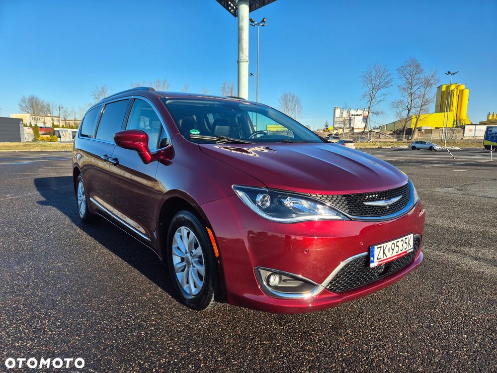 Chrysler Pacifica - 7