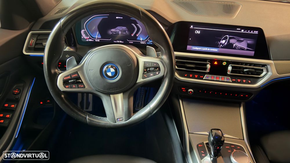 BMW 320 e Pack Desportivo M Auto - 28