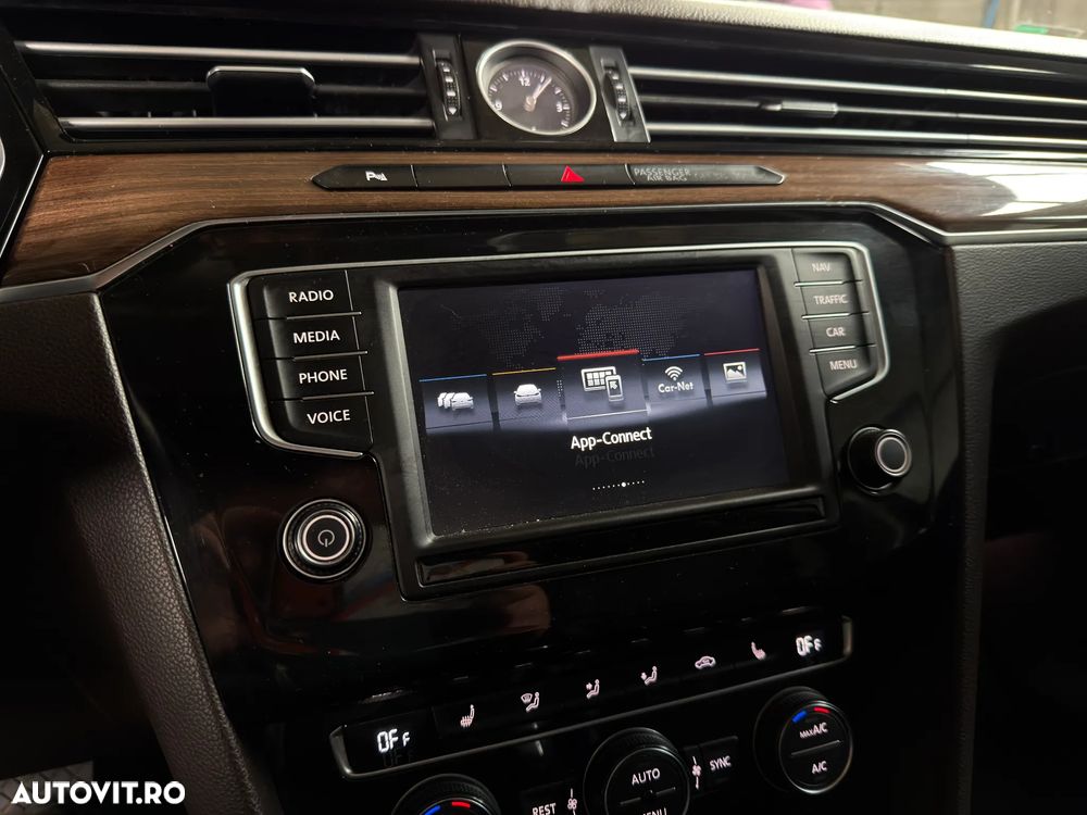 Volkswagen Passat 2.0 TDI DSG 4Motion Highline - 16