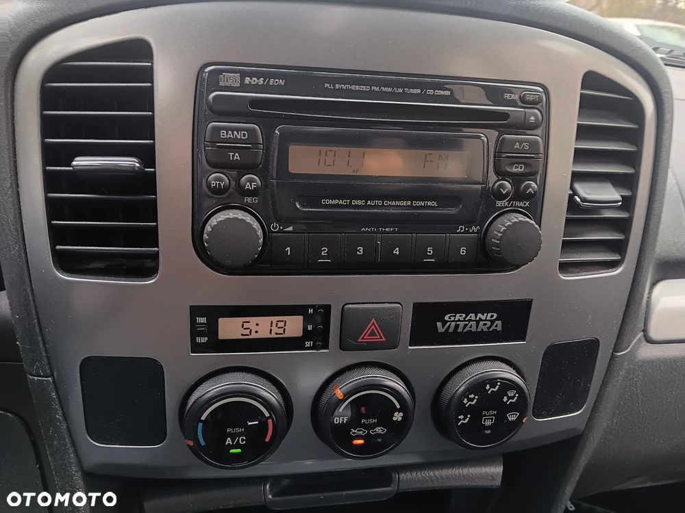 Suzuki Grand Vitara 2.5 V6 Comfort - 12