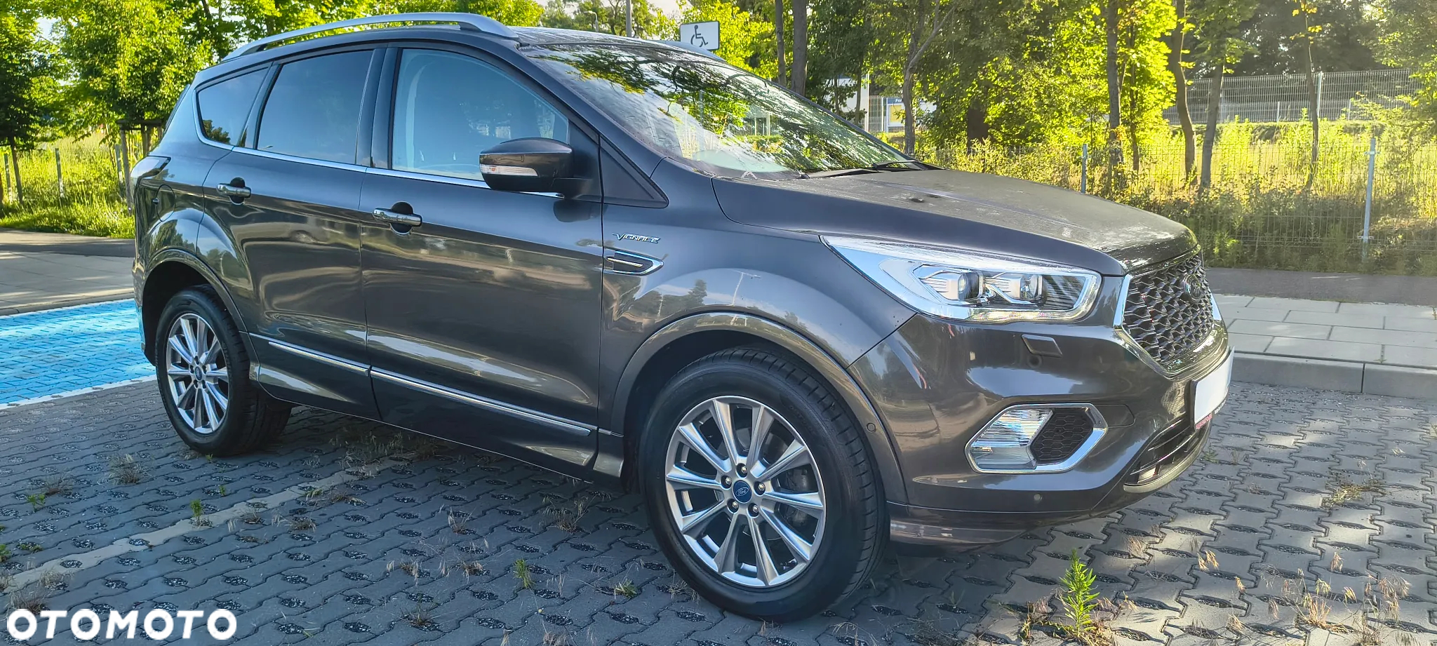 Ford Kuga 1.5 EcoBoost 2x4 Vignale - 2