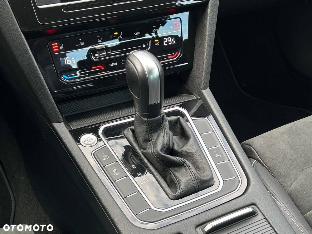Volkswagen Passat 1.5 TSI EVO Elegance DSG - 25