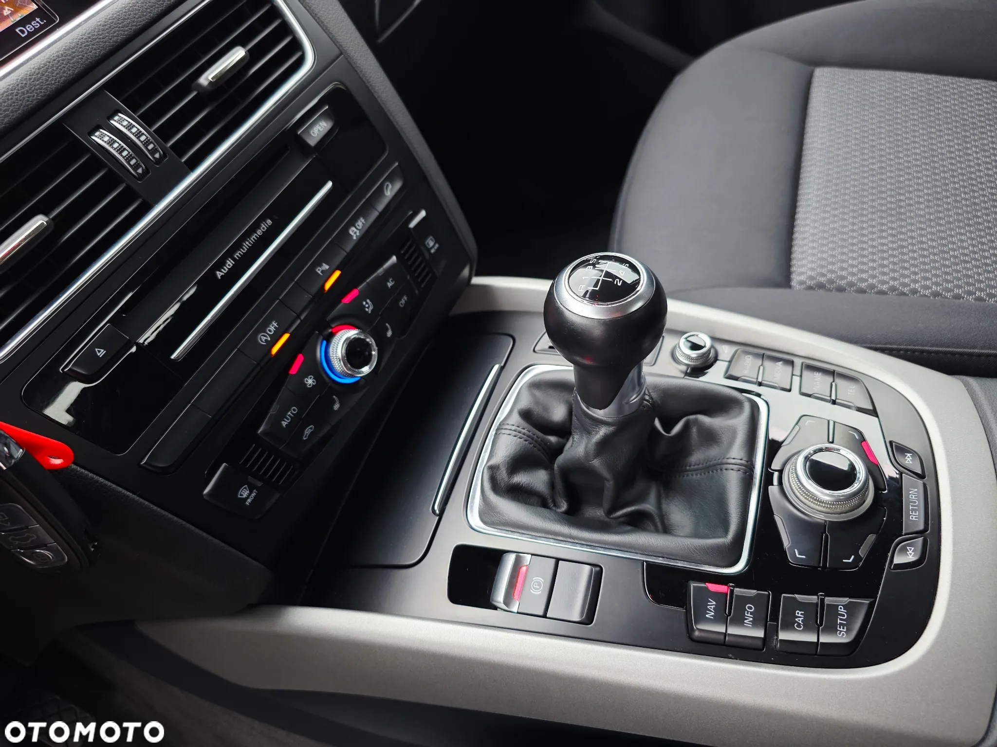Audi Q5 2.0 TDI quattro - 32
