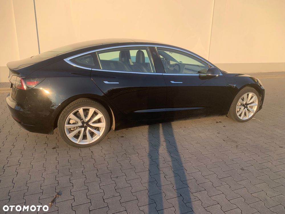 Tesla Model 3 - 16