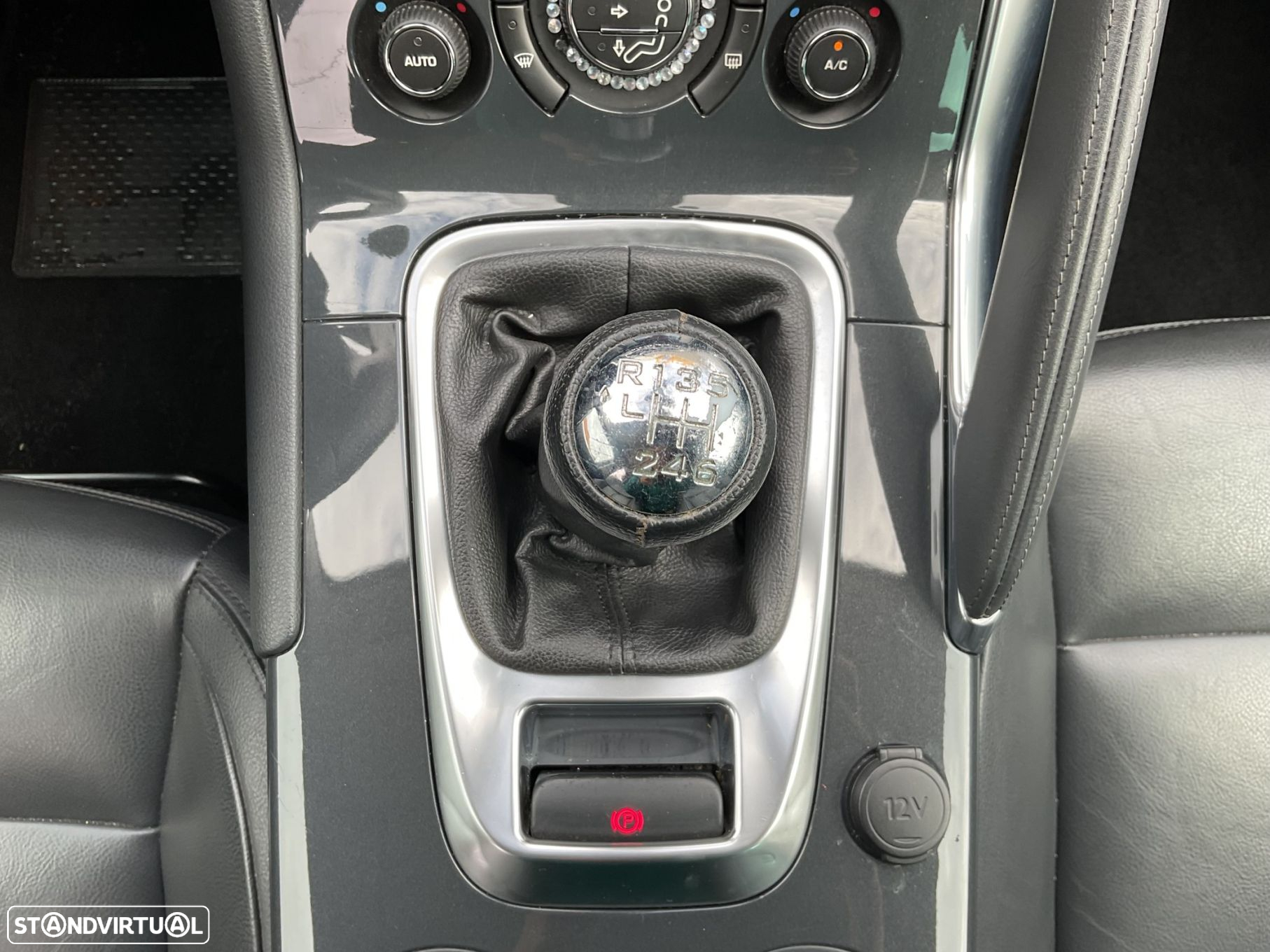 Peugeot 3008 1.6 HDi Executive - 24