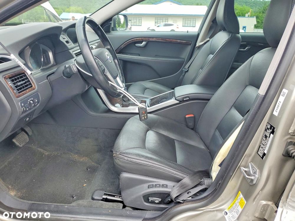 Volvo XC 70 - 8
