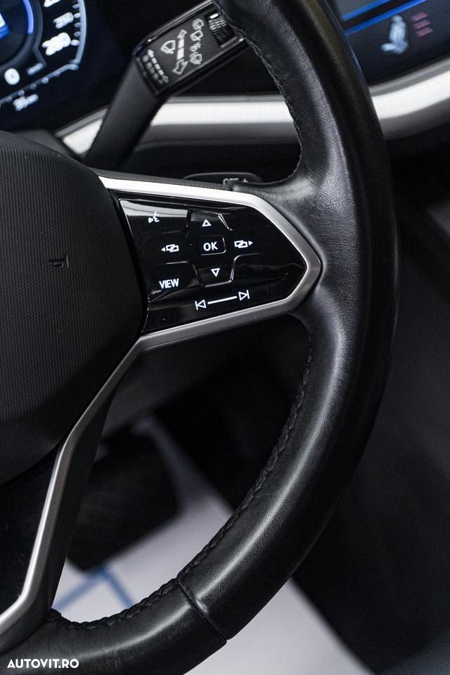 Volkswagen Touareg V6 TDI 4MOTION Elegance - 24