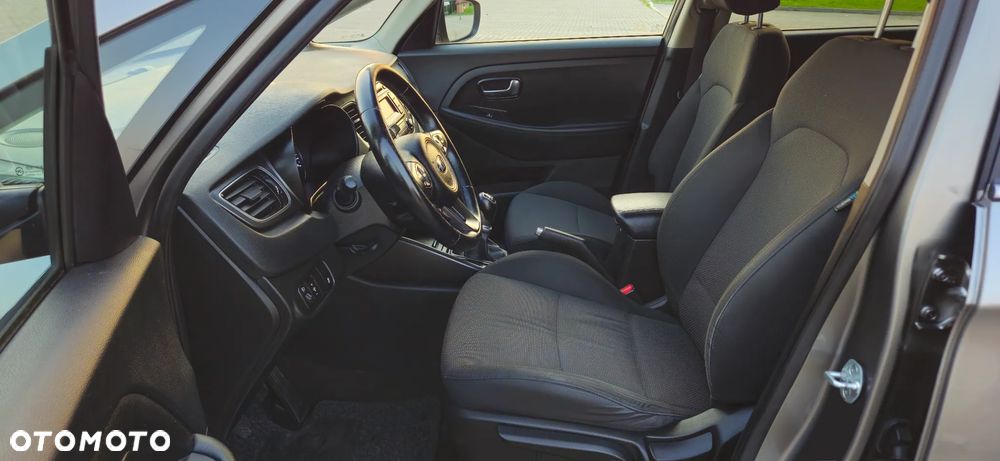 Kia Carens 1.7 CRDi L 7os - 5