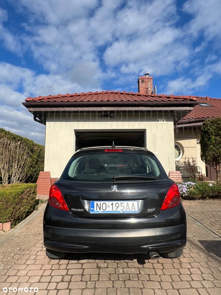 Peugeot 207 - 6