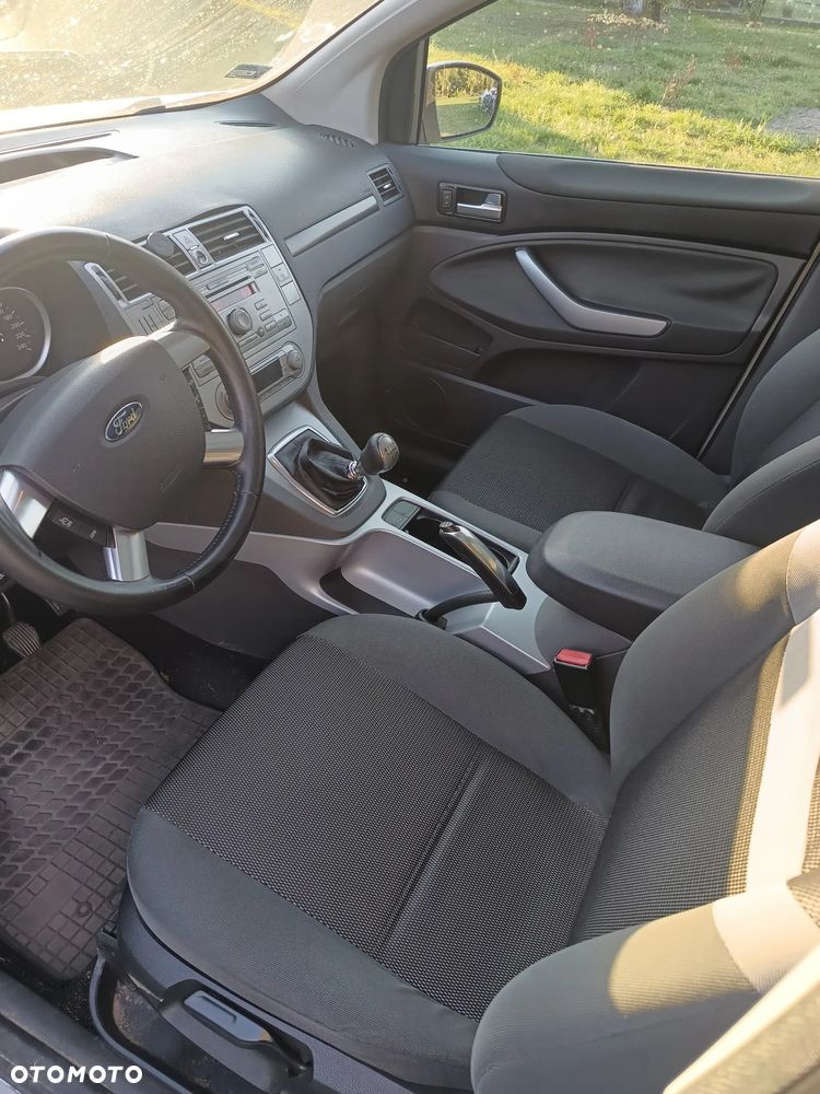 Ford Kuga - 6