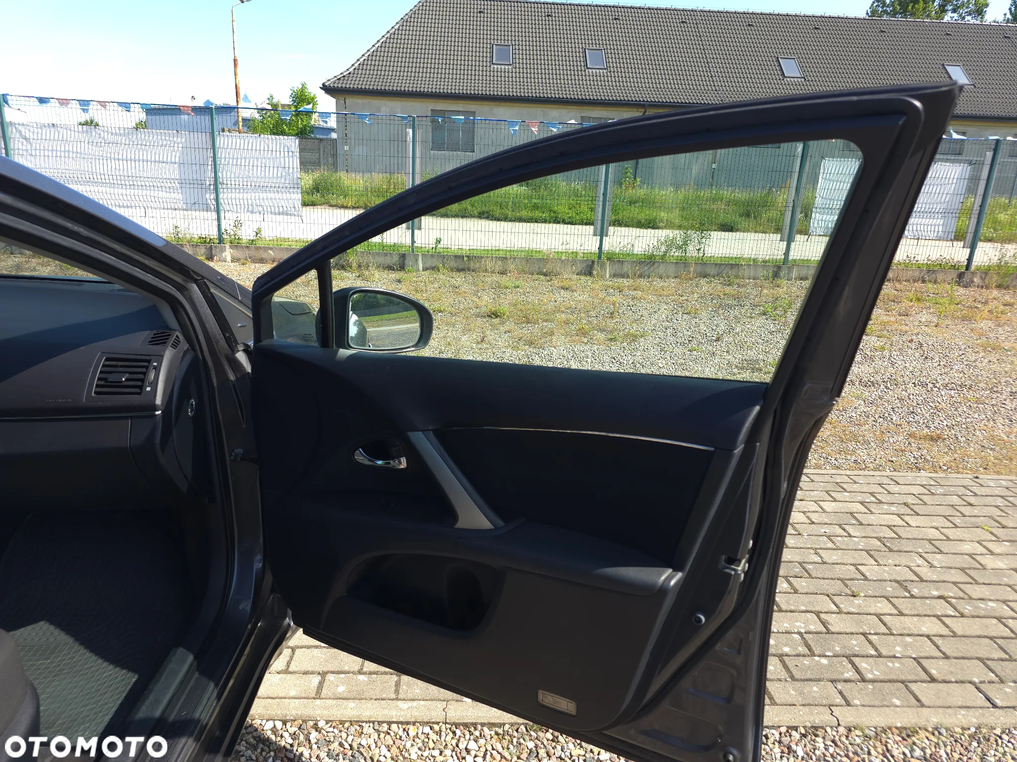 Toyota Avensis 1.6 Luna - 14