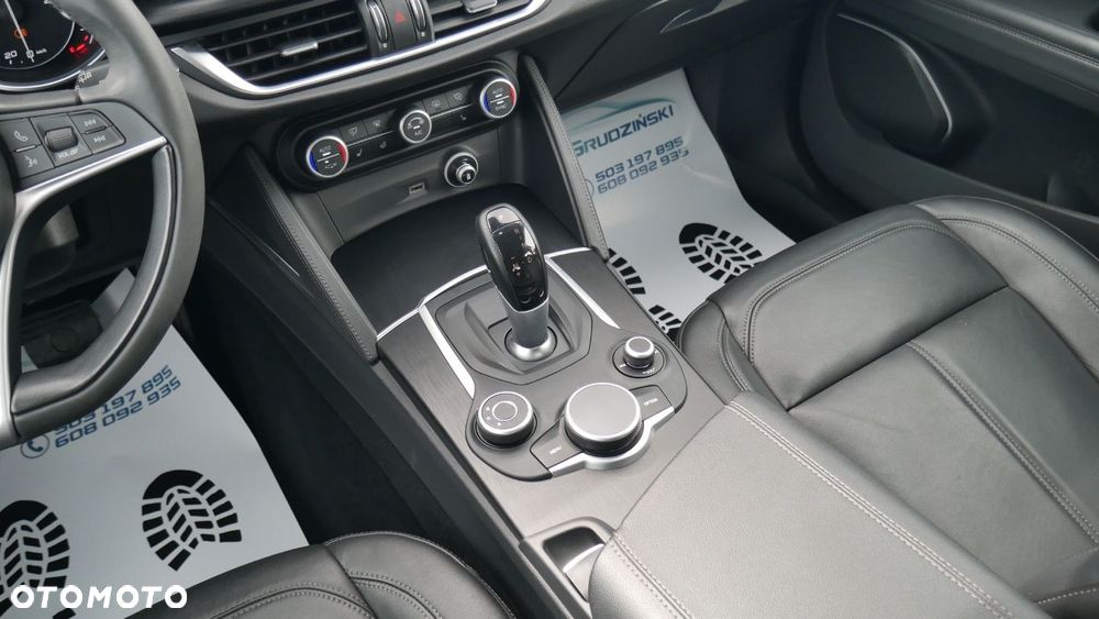 Alfa Romeo Stelvio - 24