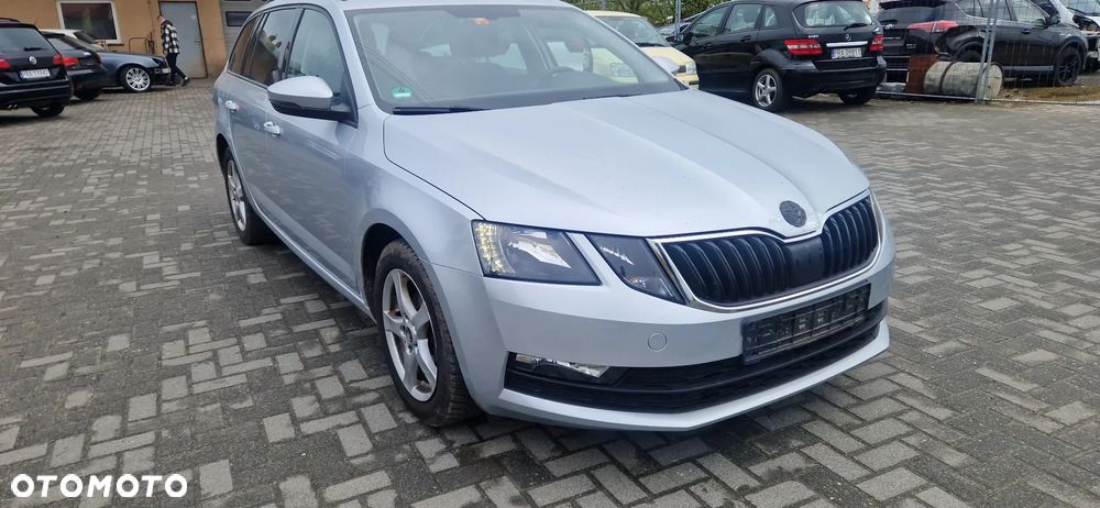 Skoda Octavia 1.6 TDI Premium Edition - 1