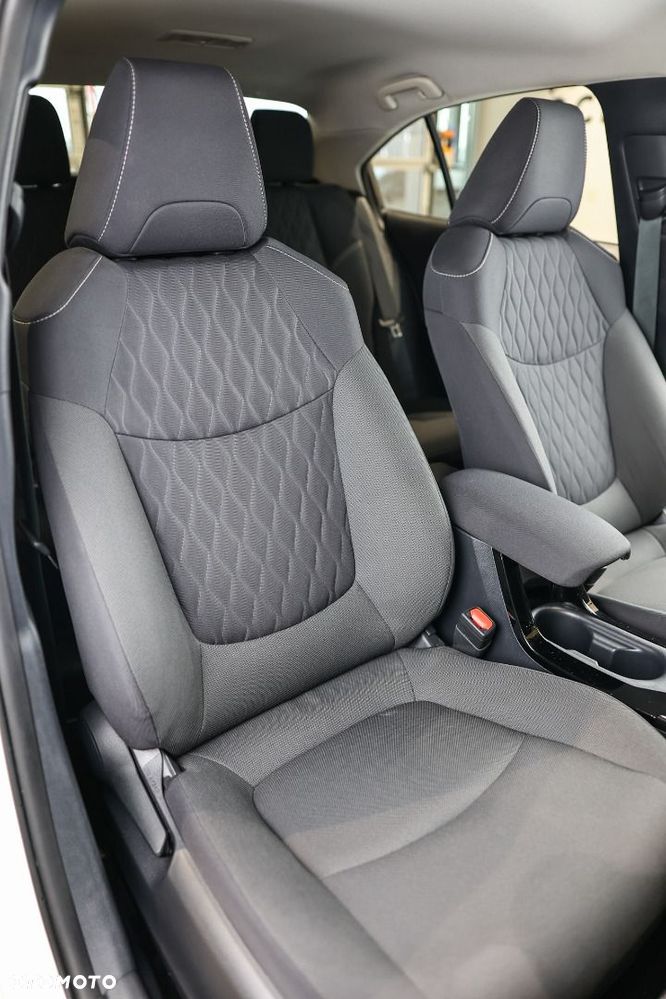 Toyota Corolla 1.8 Hybrid Comfort - 28